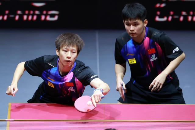 1747925174703045606.jpg (体育)(9)乒乓球——世乒赛:林高远_林诗栋无缘四强XxjpseC007489_20250522_PEPFN0A001.jpg