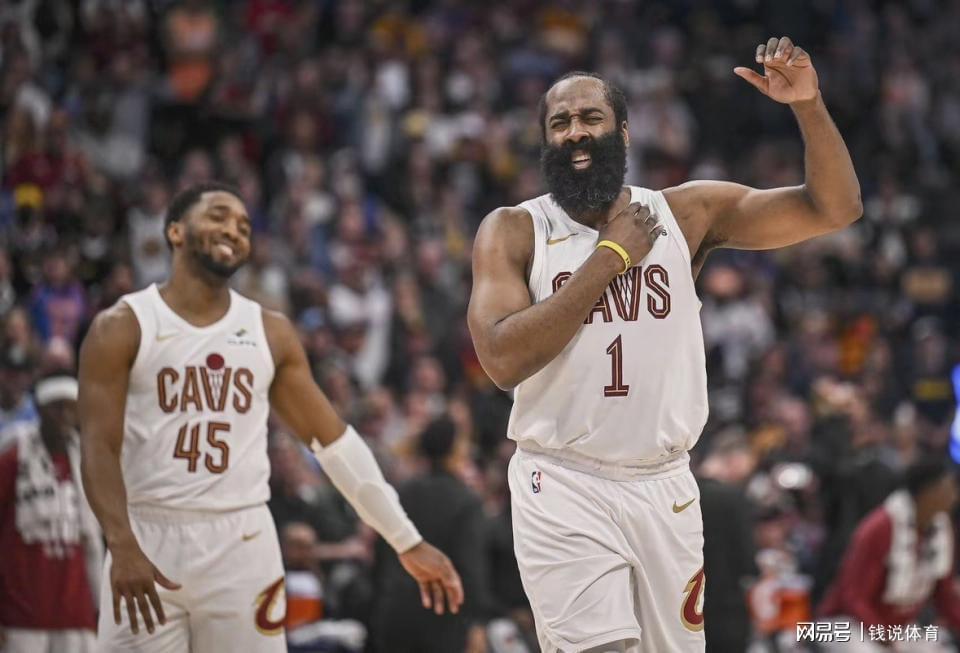 首页-骑士122-116擒鹰取四连胜,赛后四大利好曝光,东决之路稳了